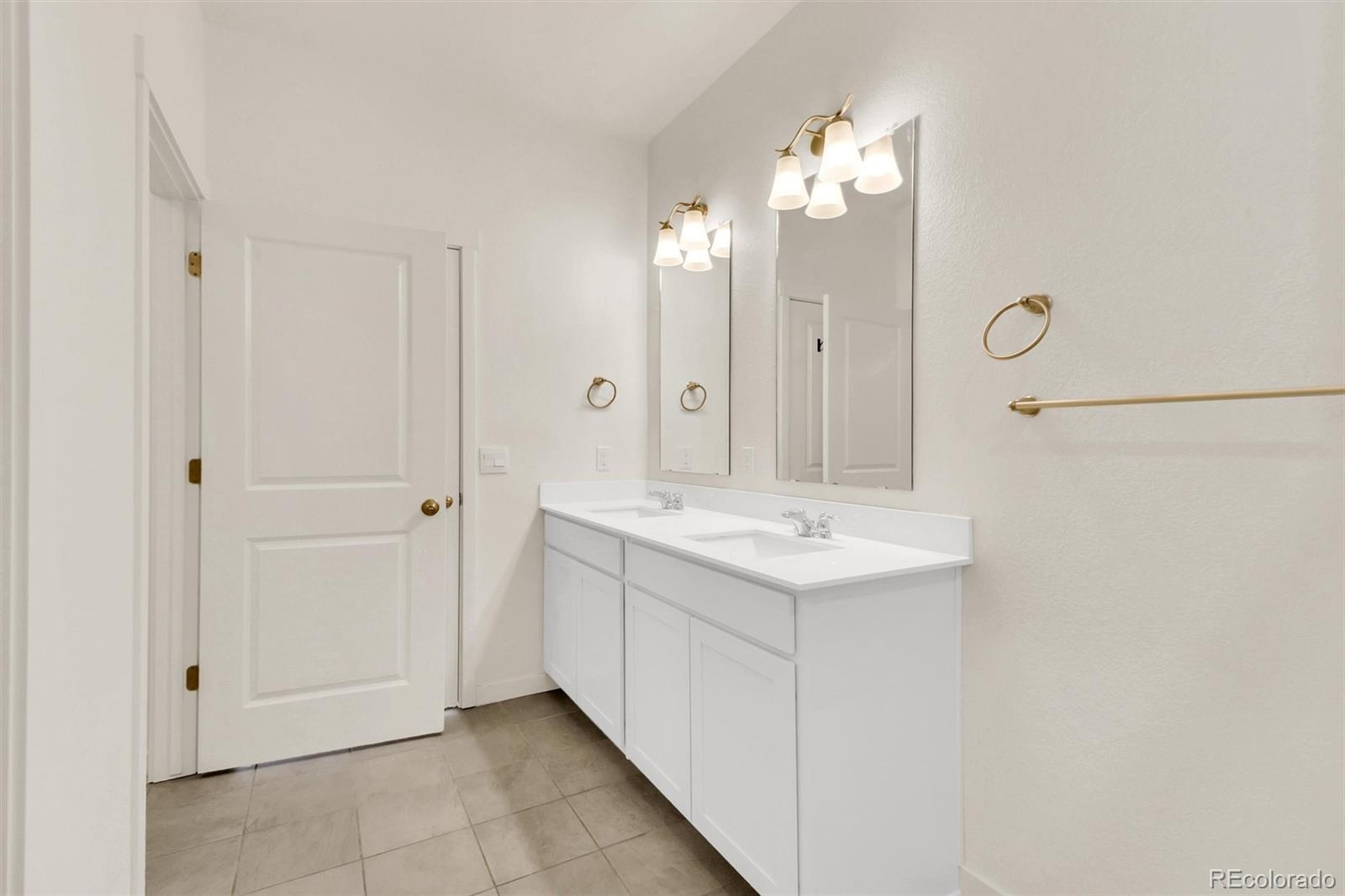 108 S Waterloo Street