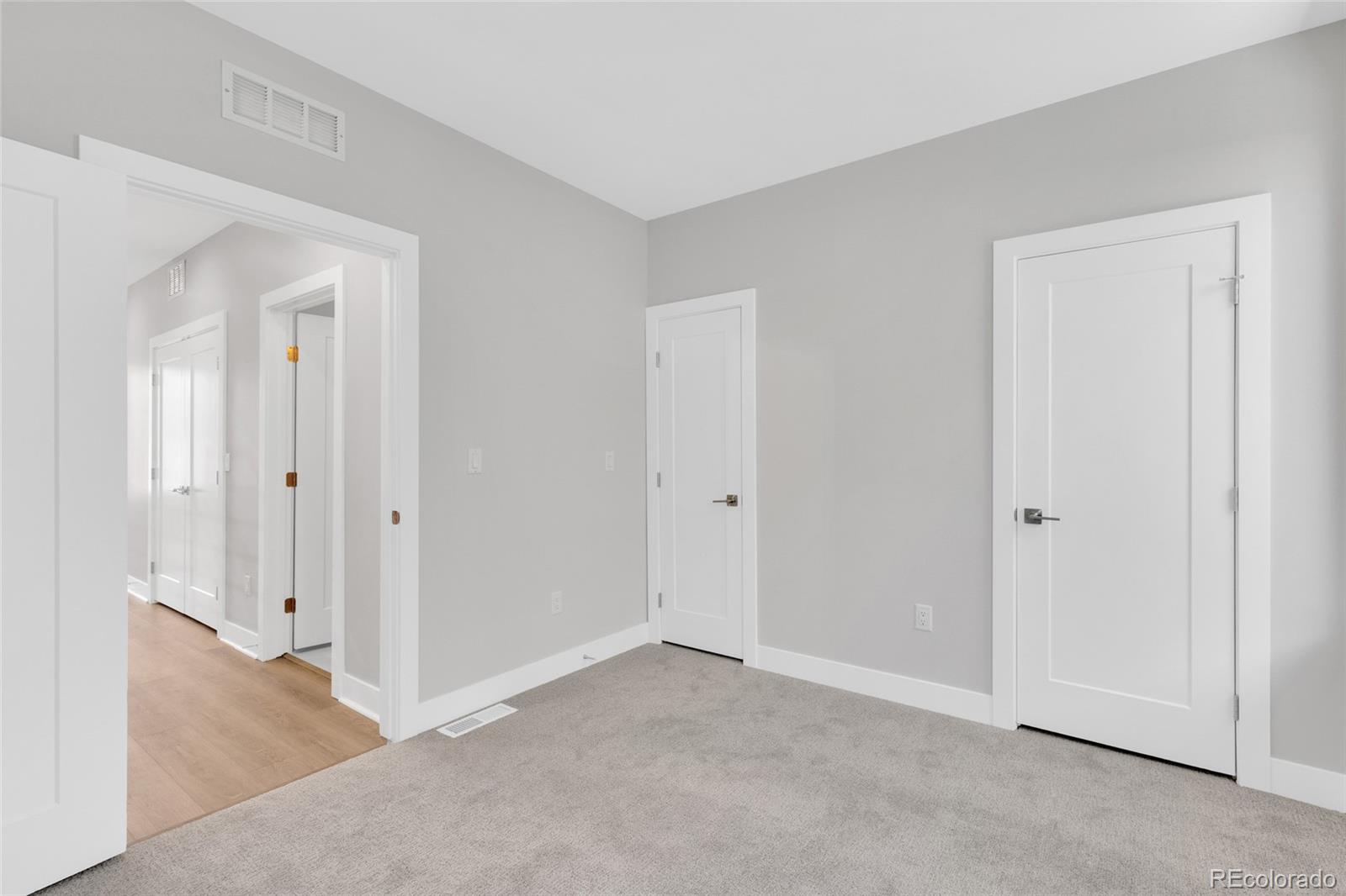 341 W Warren Avenue