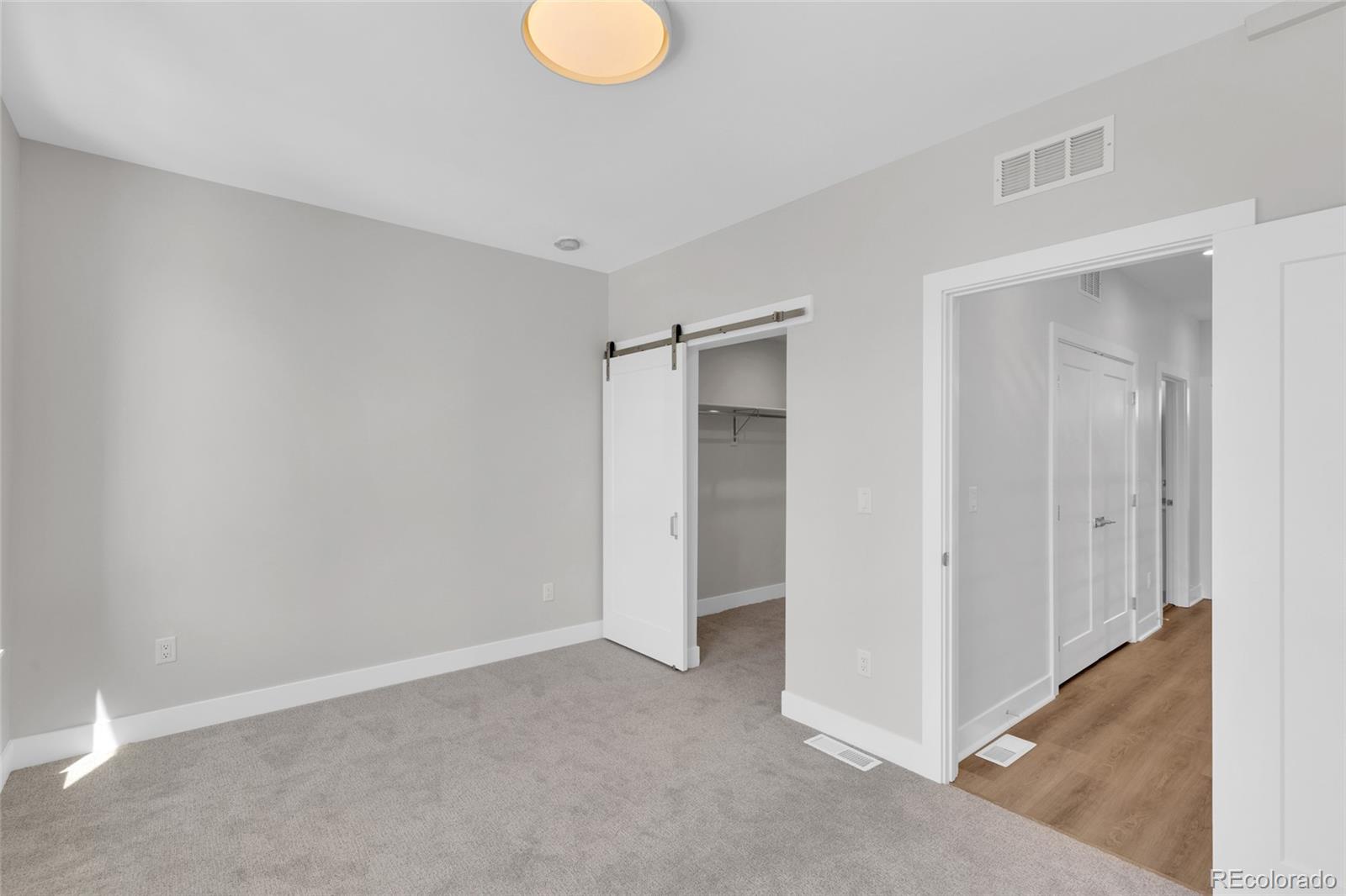 341 W Warren Avenue