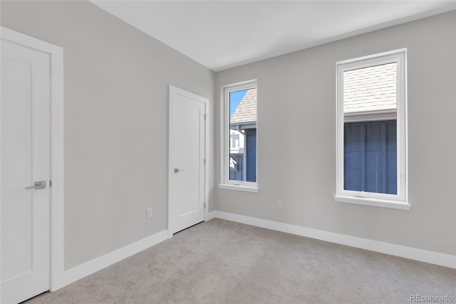 341 W Warren Avenue