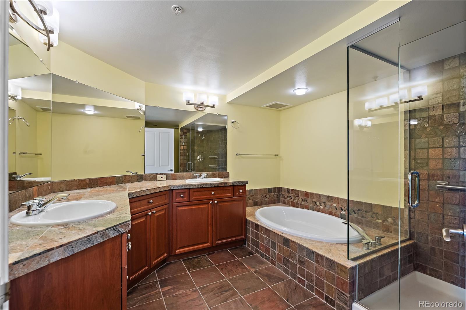 8100 E Union Avenue Unit: 614