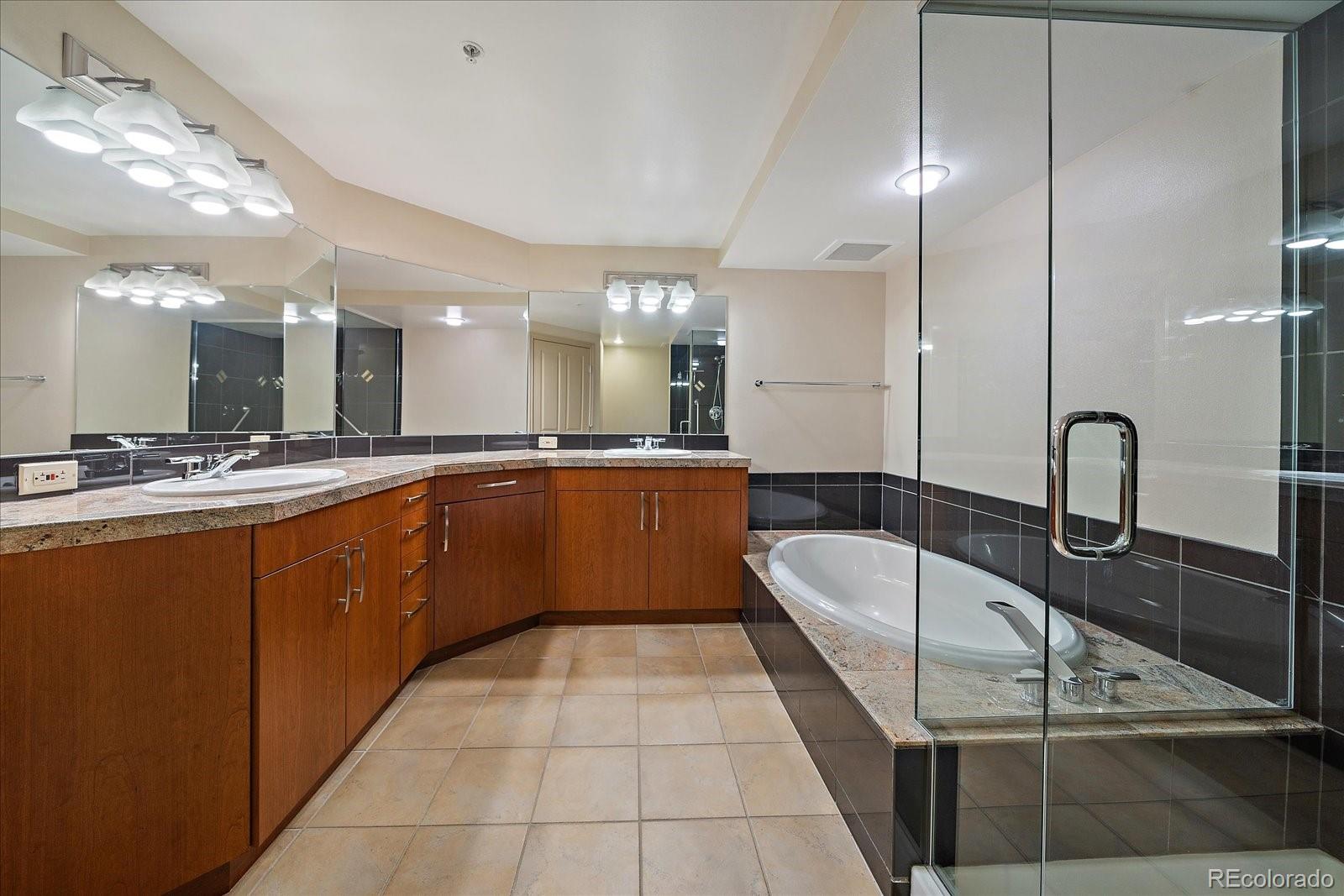 8100 E Union Avenue Unit: 814