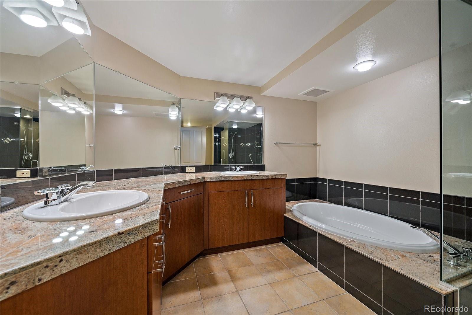 8100 E Union Avenue Unit: 814