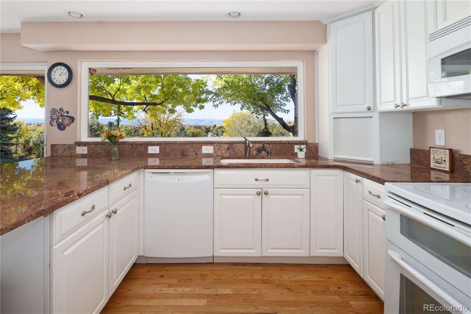 6561 S Pontiac Court