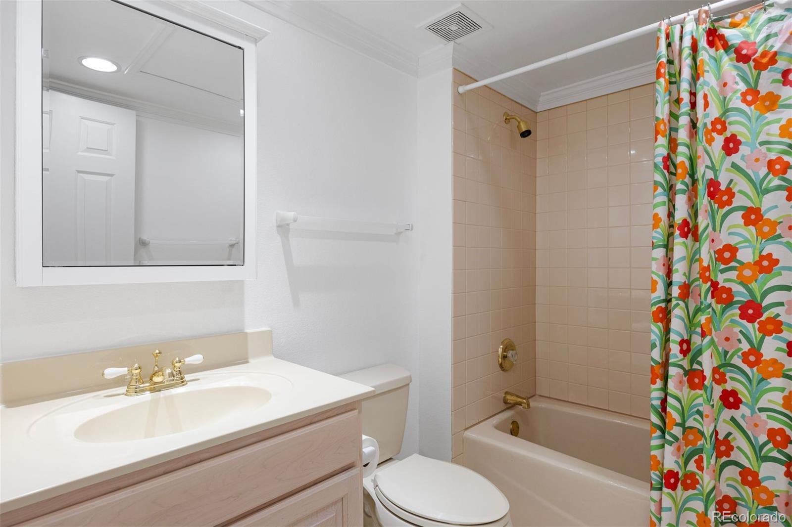 2552 E Alameda Avenue Unit: 72