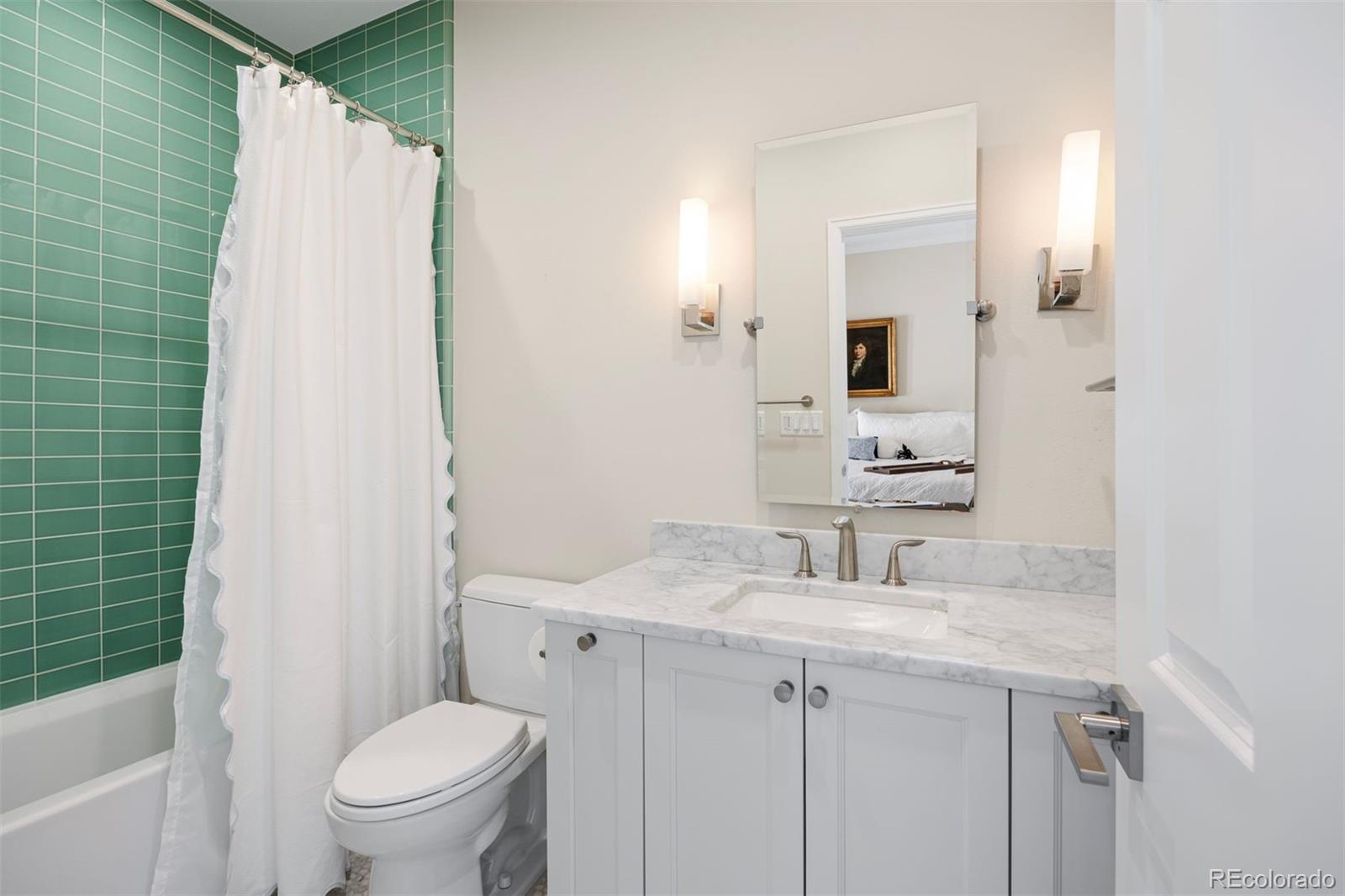 2552 E Alameda Avenue Unit: 72