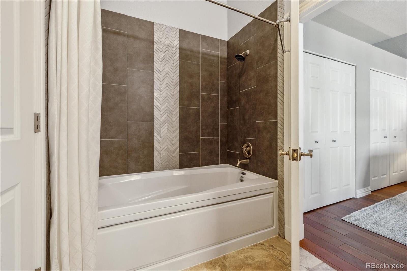 277 N Broadway Unit: 315