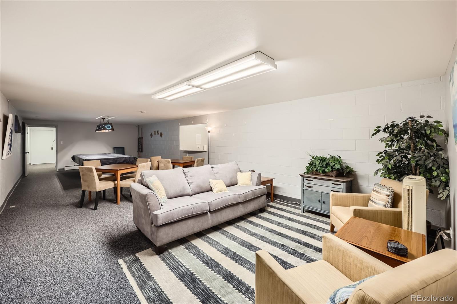 4940 E Donald Avenue Unit: 8