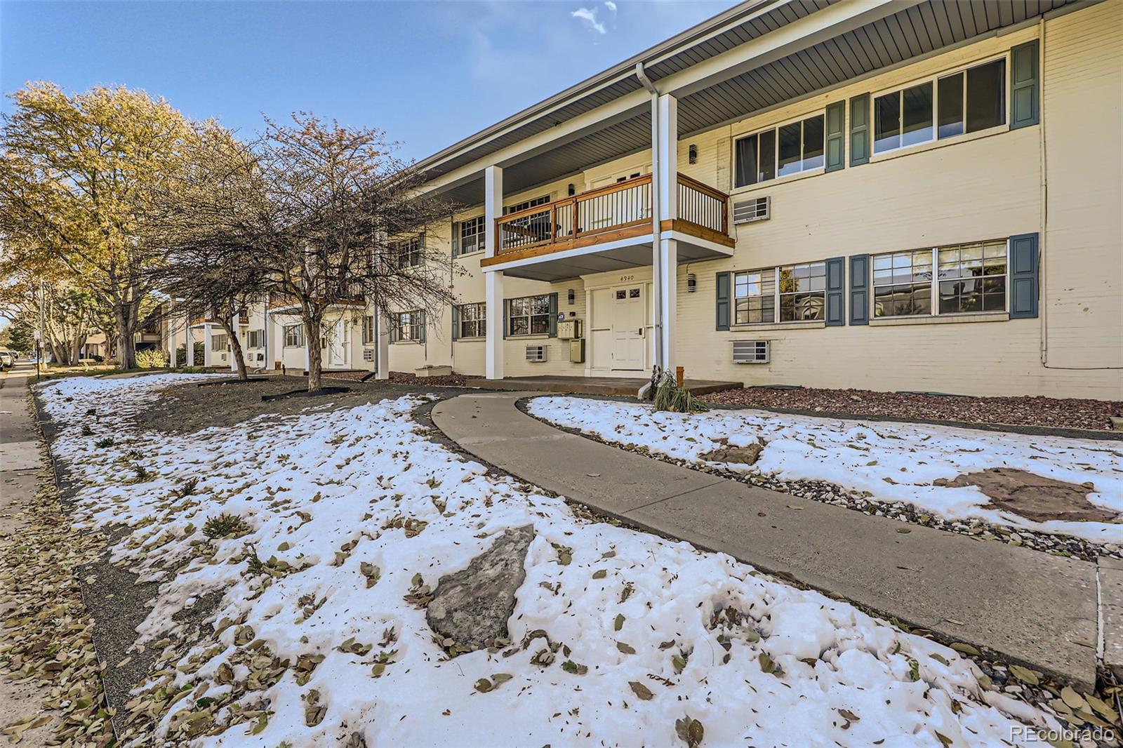 4940 E Donald Avenue Unit: 8