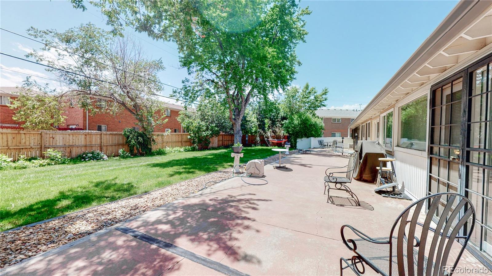4940 E Donald Avenue Unit: 8