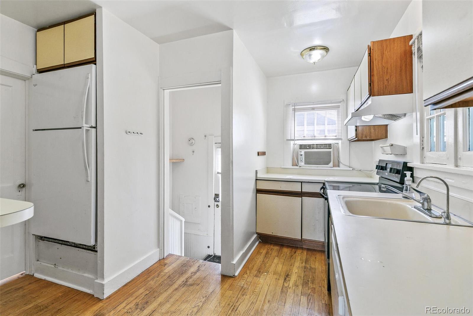 1854 S Williams Street