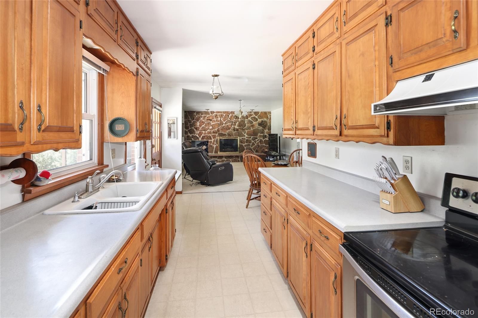 2900 S Golden Way