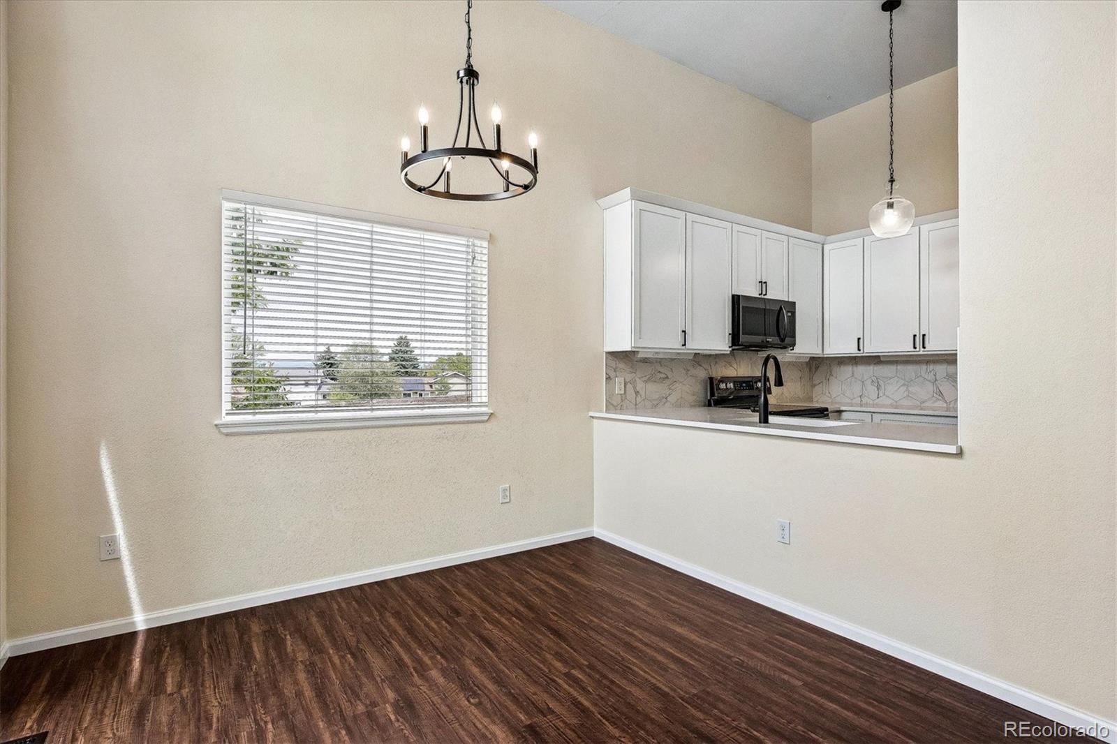 525 Lindenwood Court