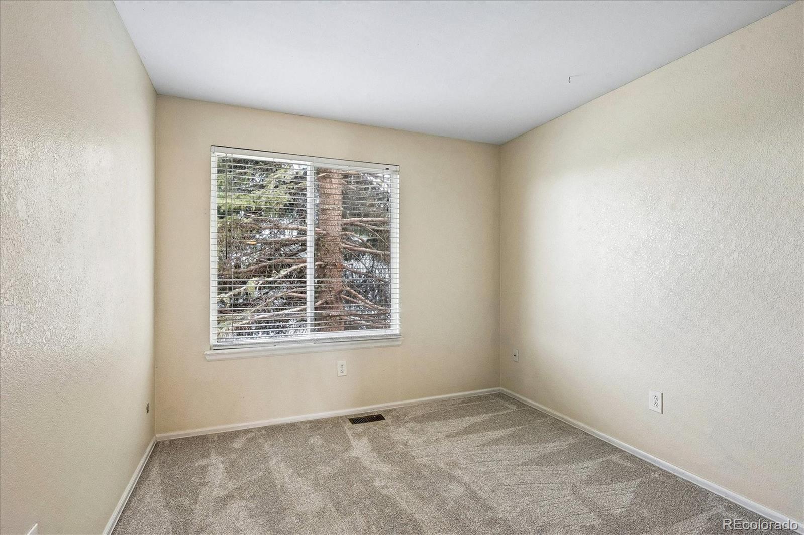 525 Lindenwood Court