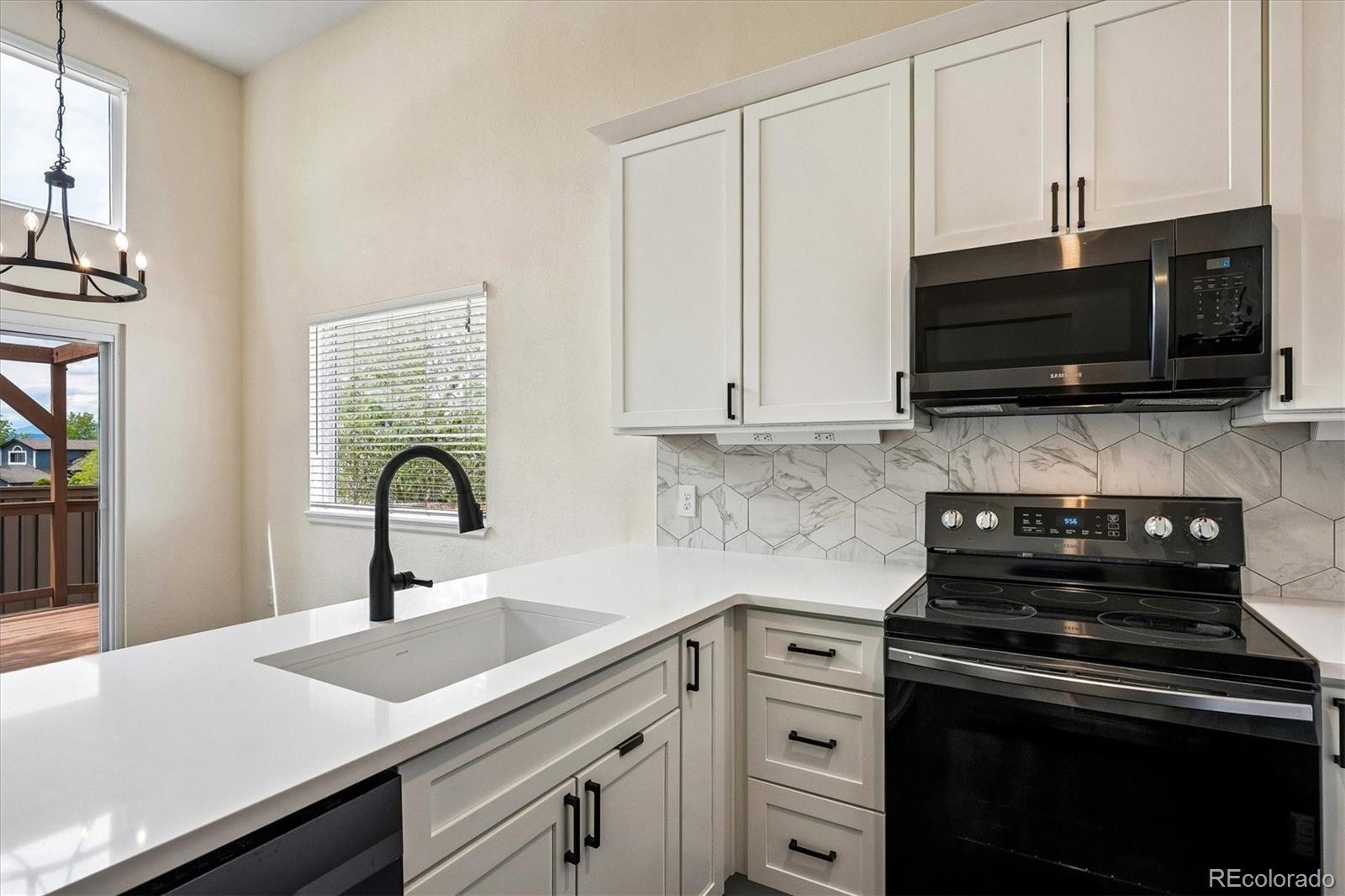 525 Lindenwood Court