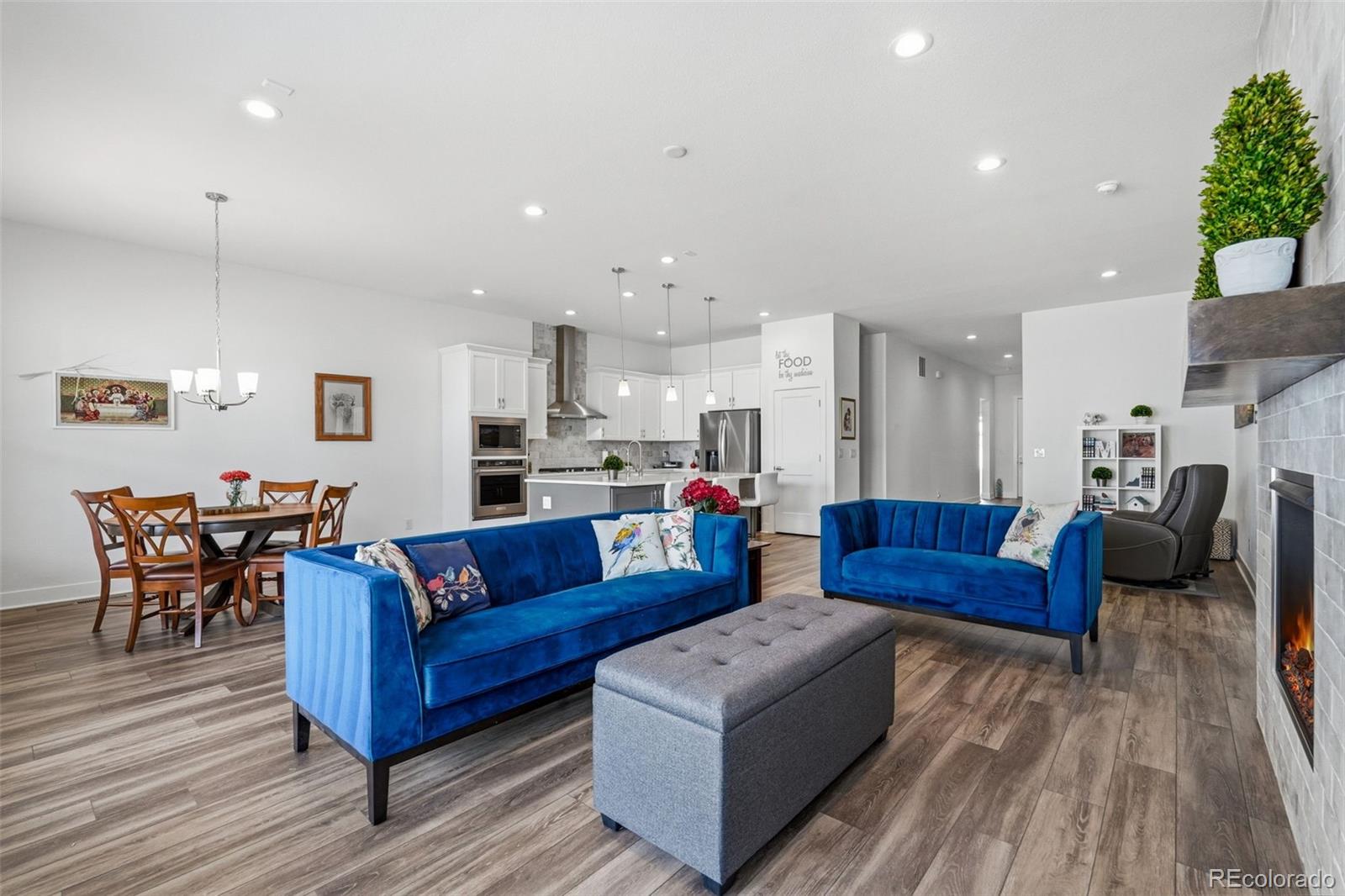 5925 La Posada Place