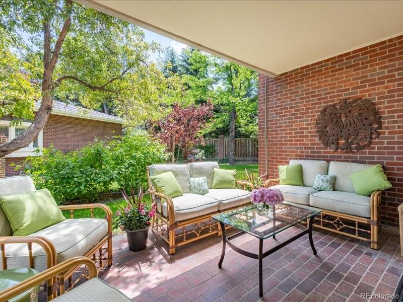 2552 E Alameda Avenue Unit: 16