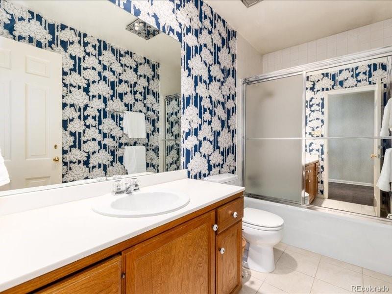 2552 E Alameda Avenue Unit: 16