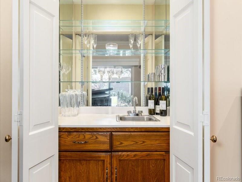 2552 E Alameda Avenue Unit: 16