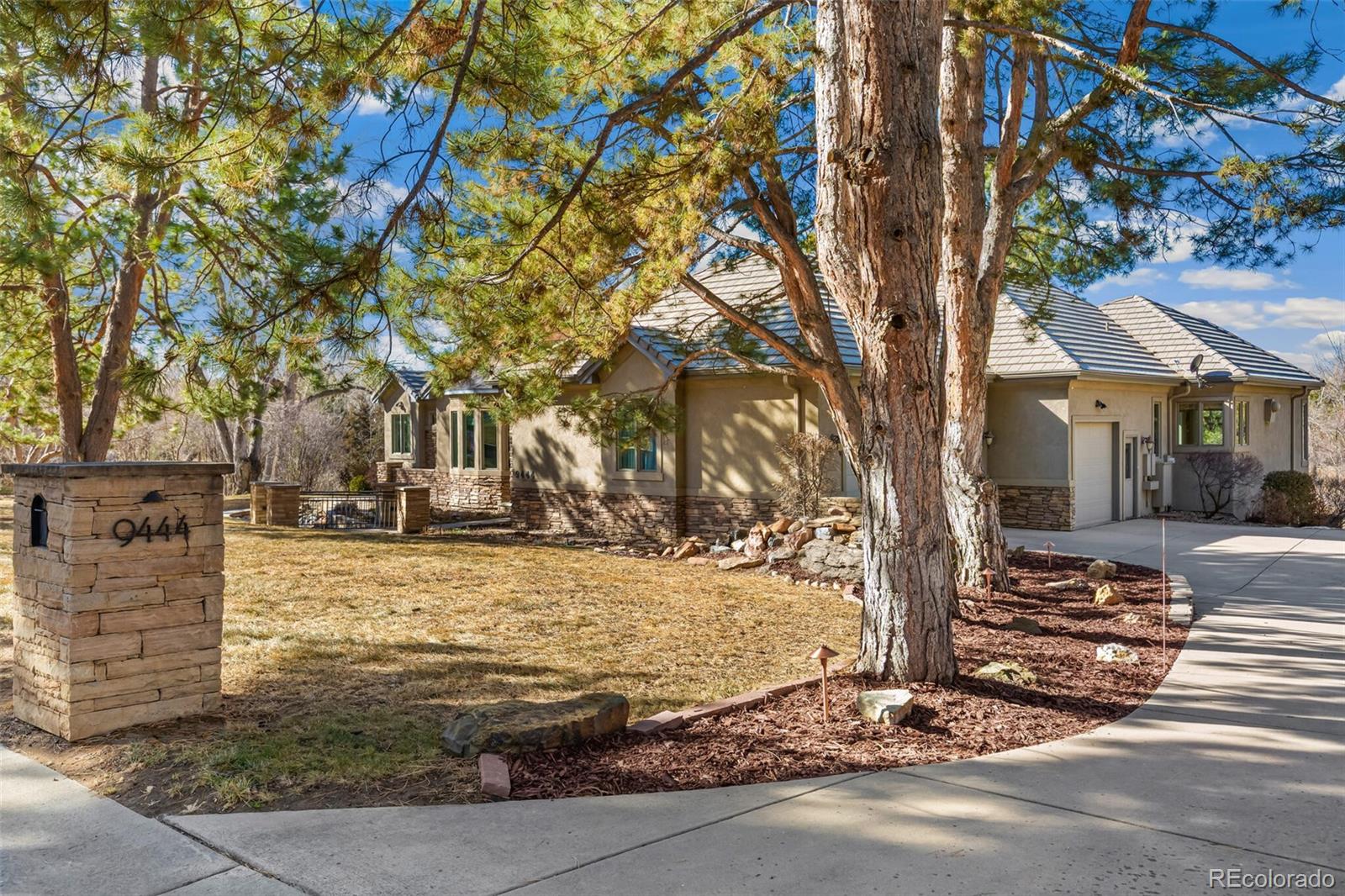 9444 E Orchard Drive