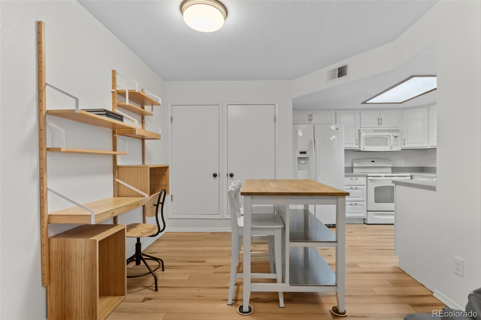 4923 S Carson Street Unit: 105