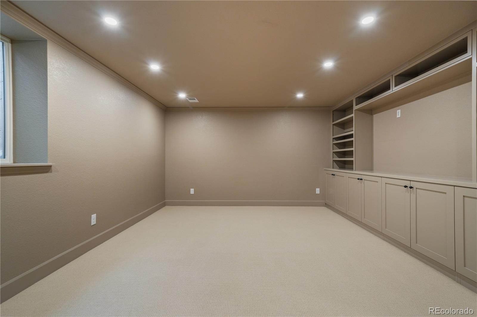 15246 W Ellsworth Place