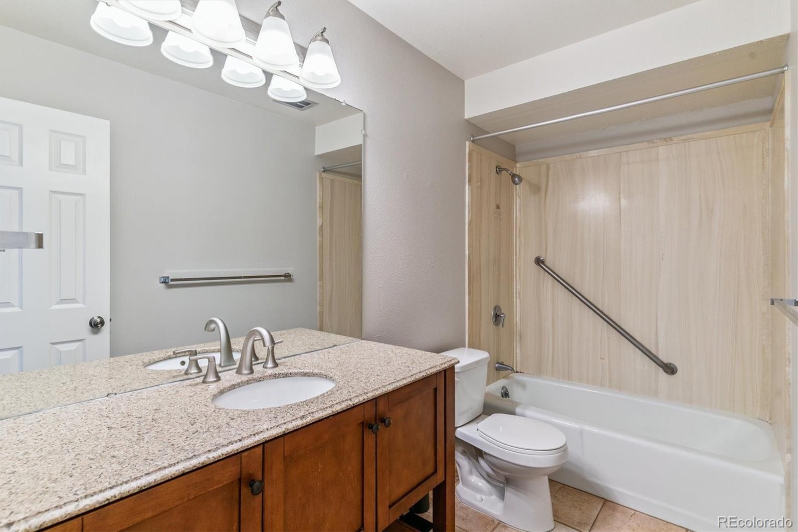 480 S Marion Parkway Unit: 901