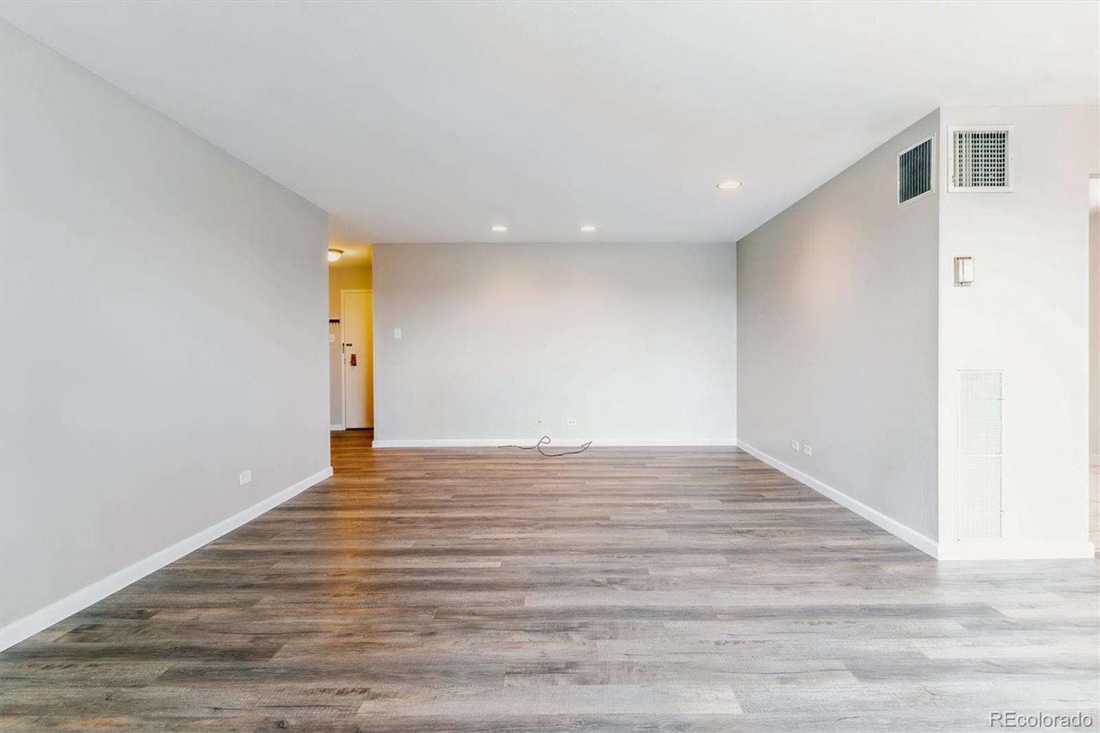 480 S Marion Parkway Unit: 901