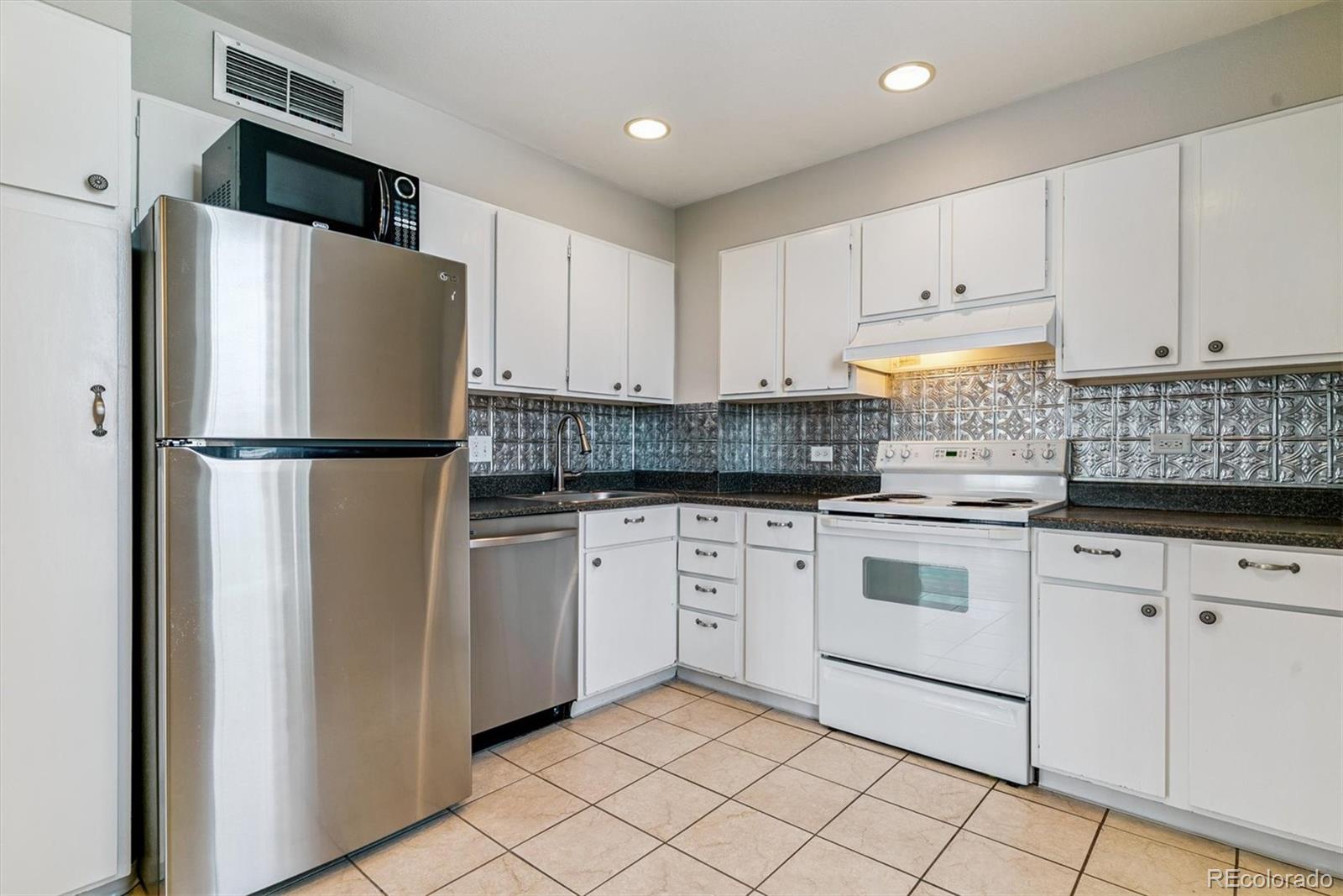 480 S Marion Parkway Unit: 901