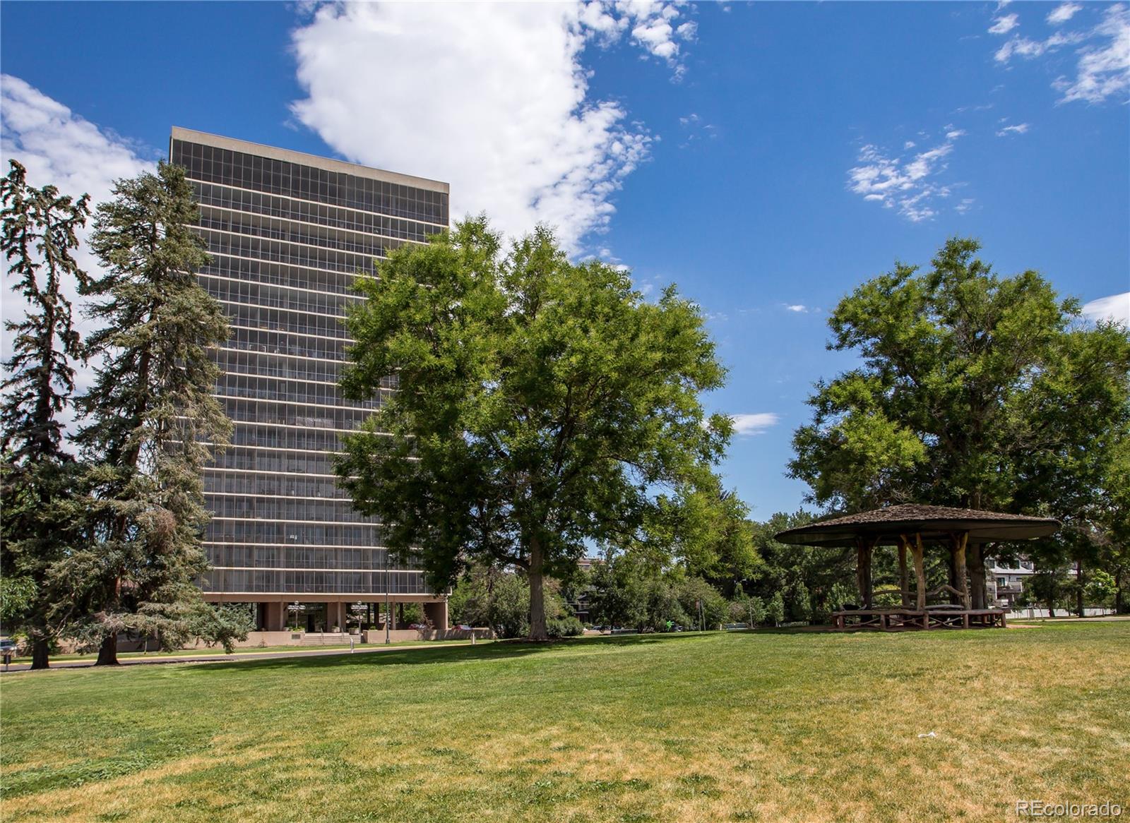 1201 N Williams Street Unit: 3B