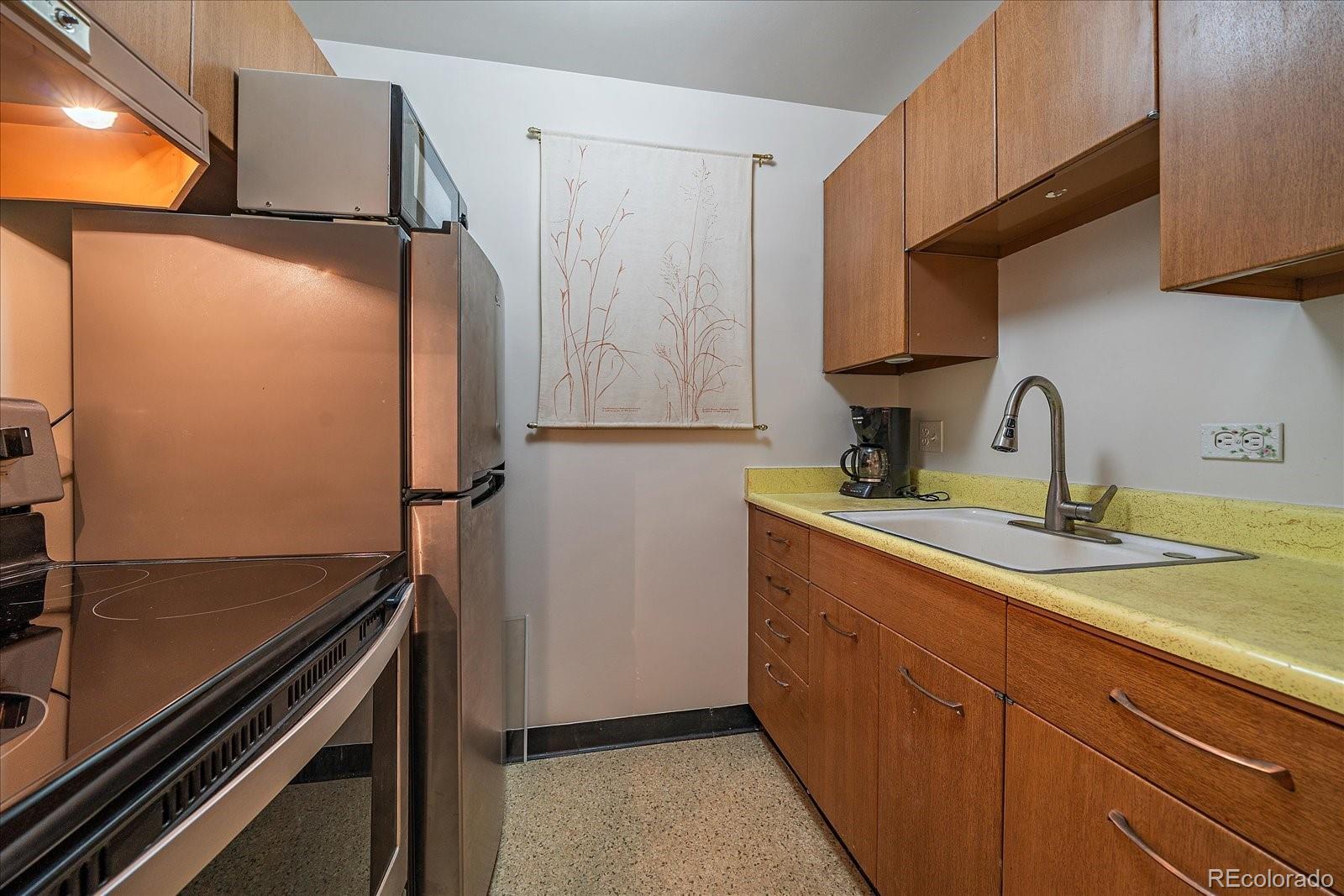 855 Pennsylvania Street Unit: 305