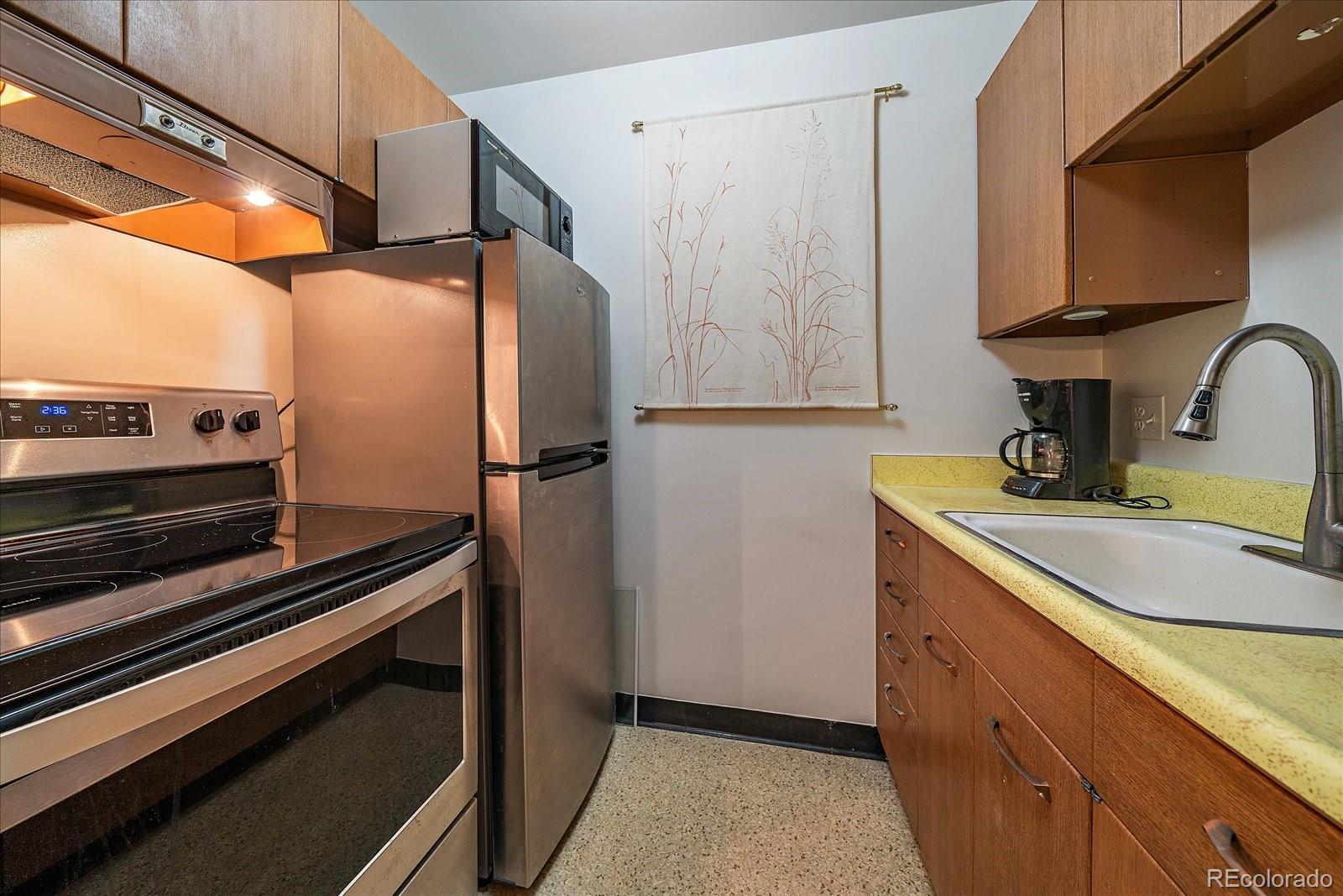 855 Pennsylvania Street Unit: 305