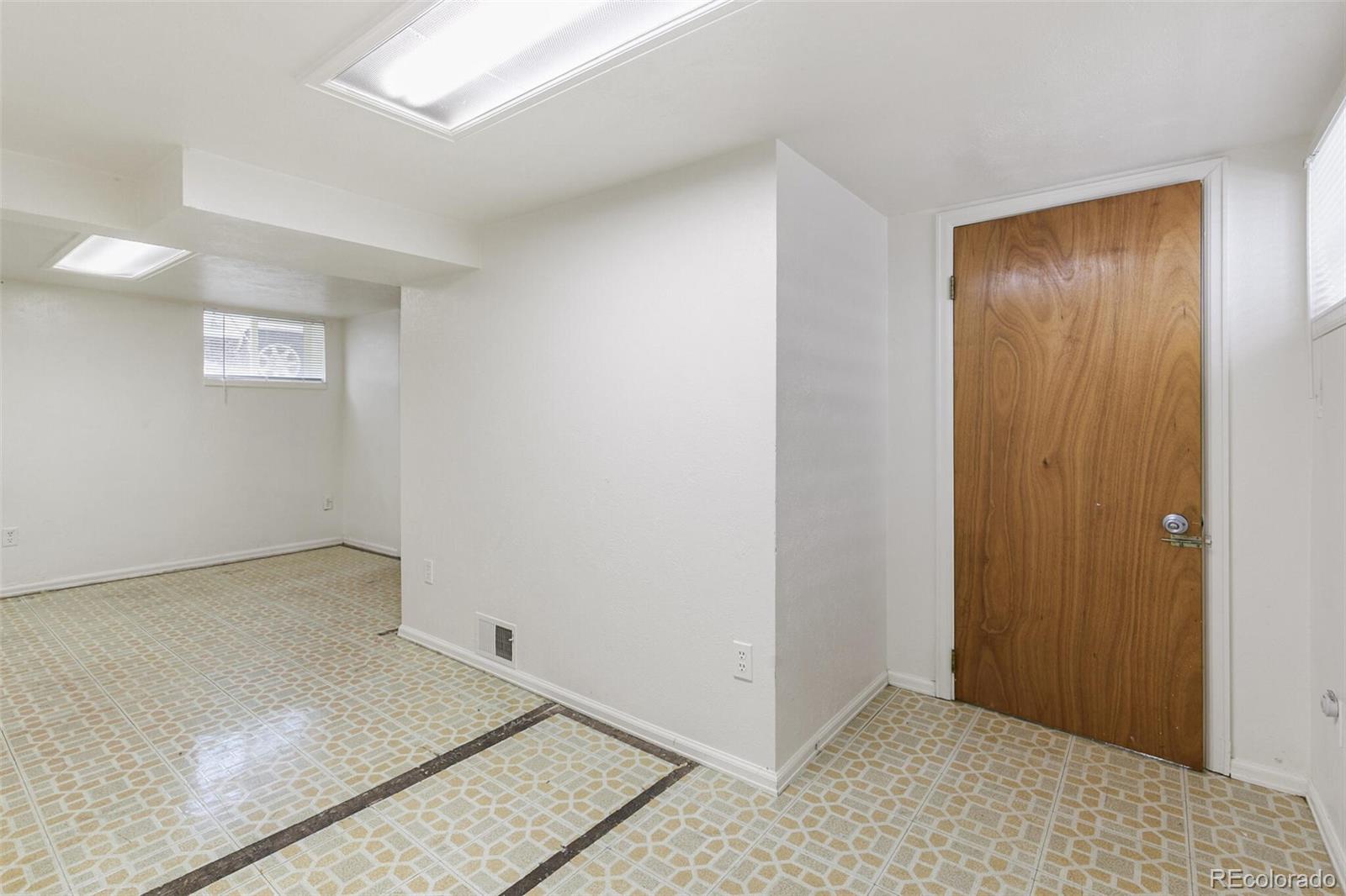 1850 S Williams Street