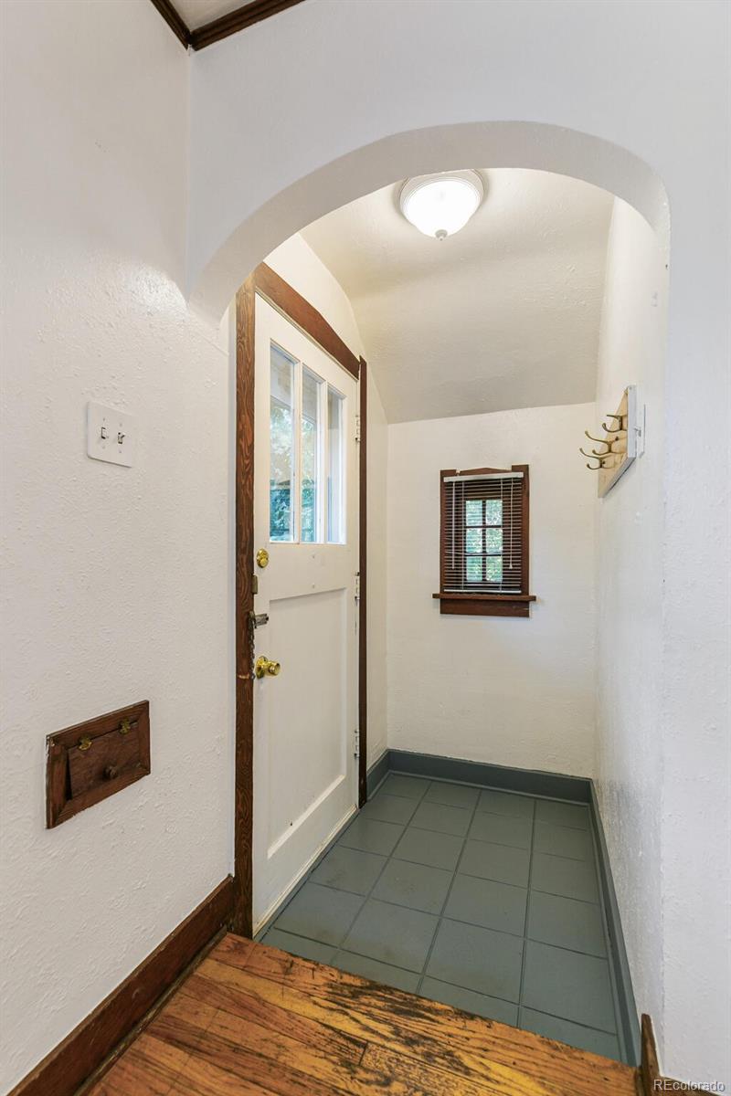 1850 S Williams Street