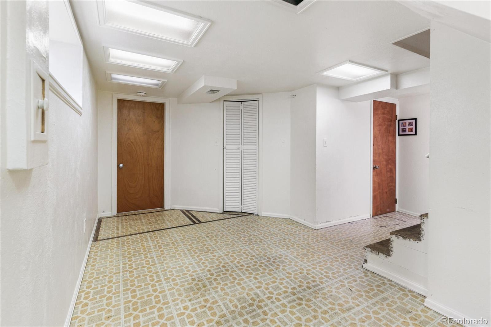 1850 S Williams Street