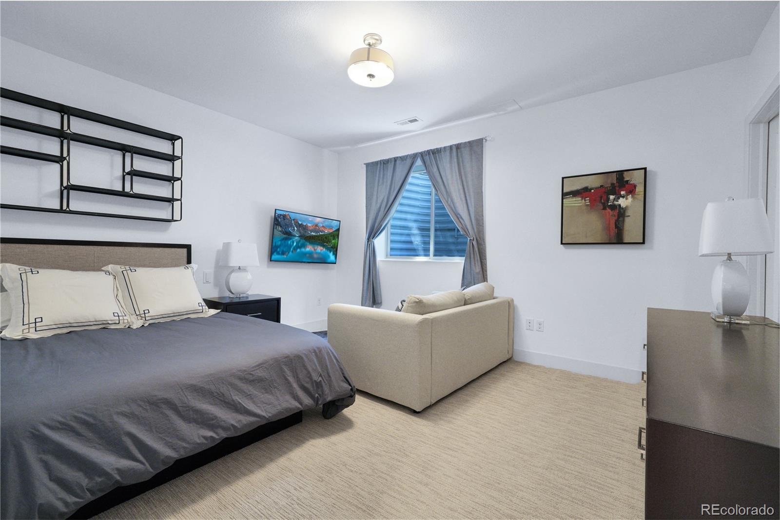 5043 Valentia Street Unit: 102