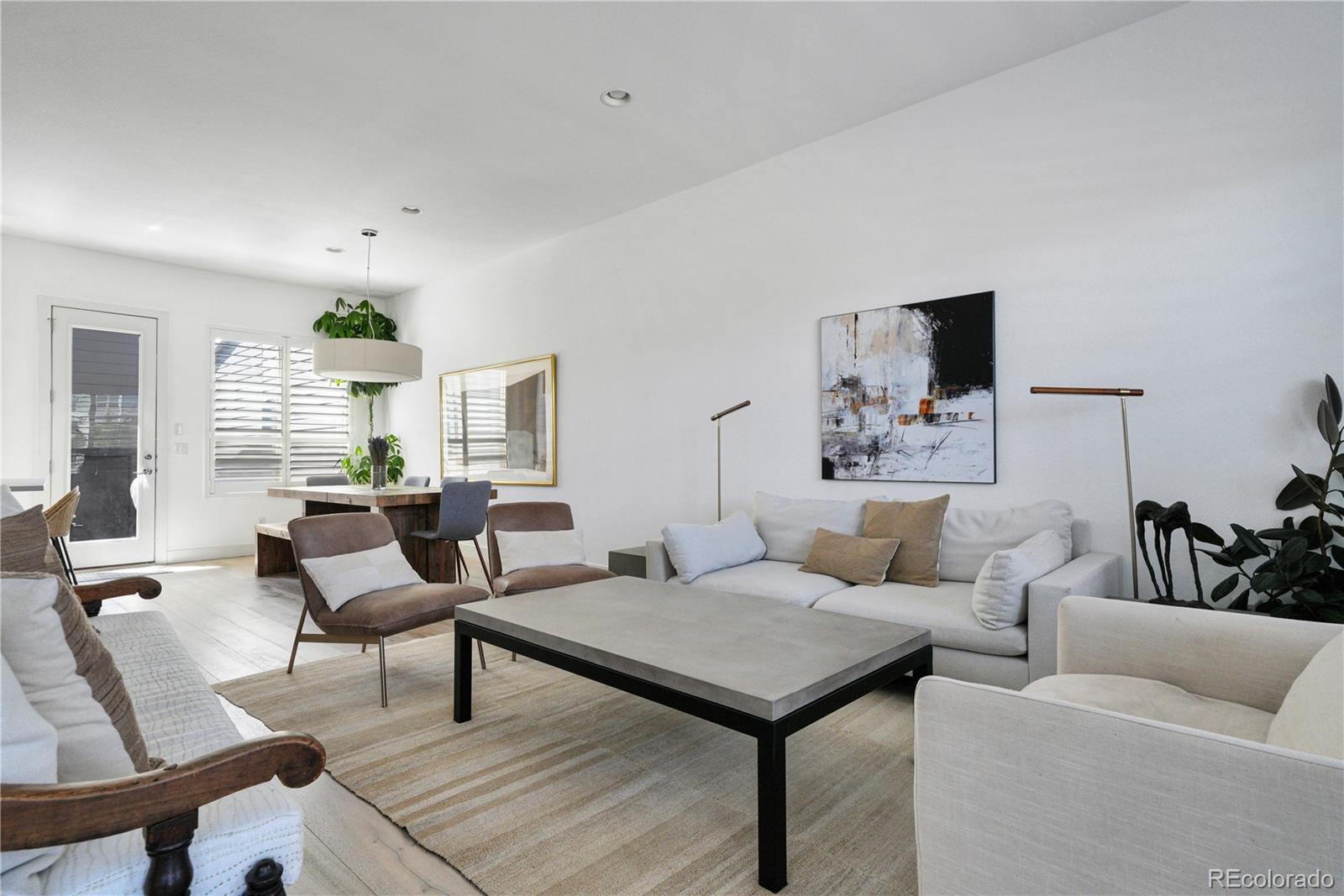 5043 Valentia Street Unit: 102