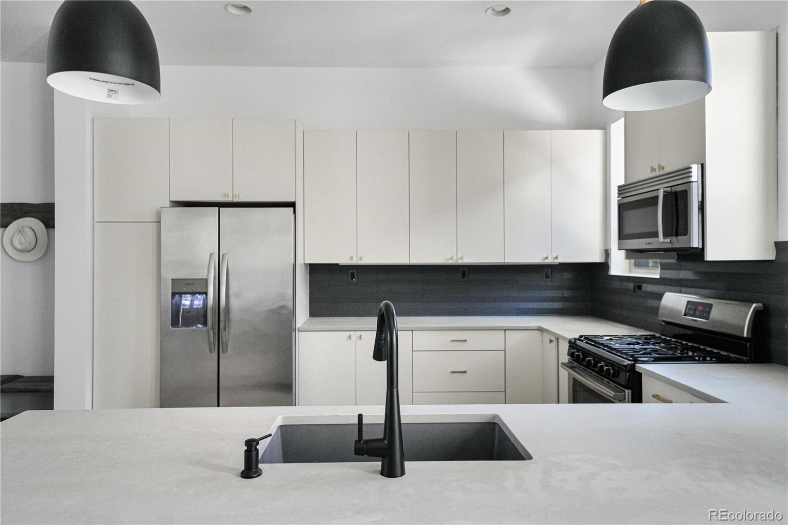 5043 Valentia Street Unit: 102
