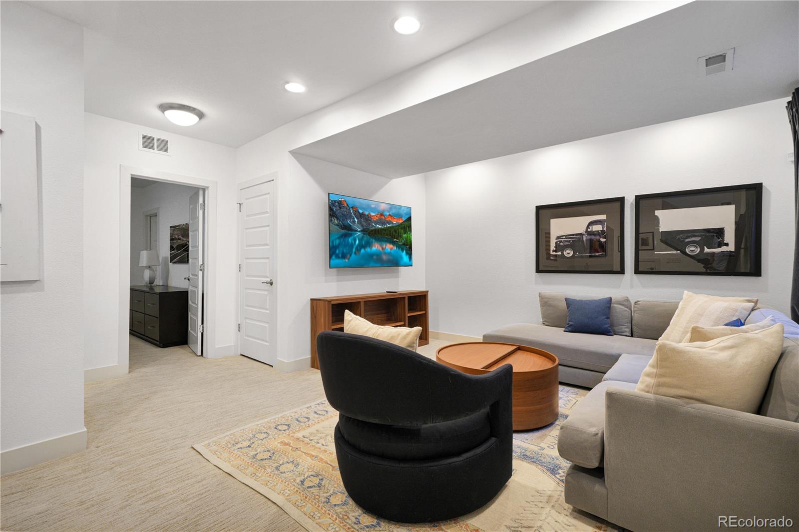 5043 Valentia Street Unit: 102
