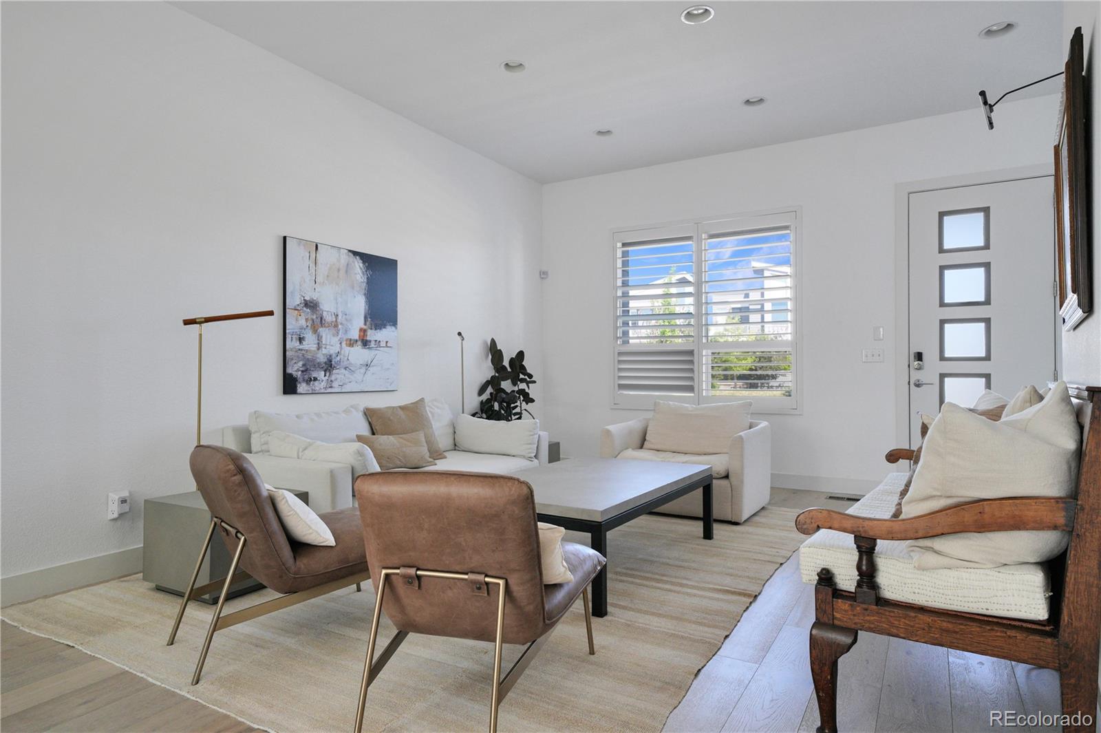 5043 Valentia Street Unit: 102