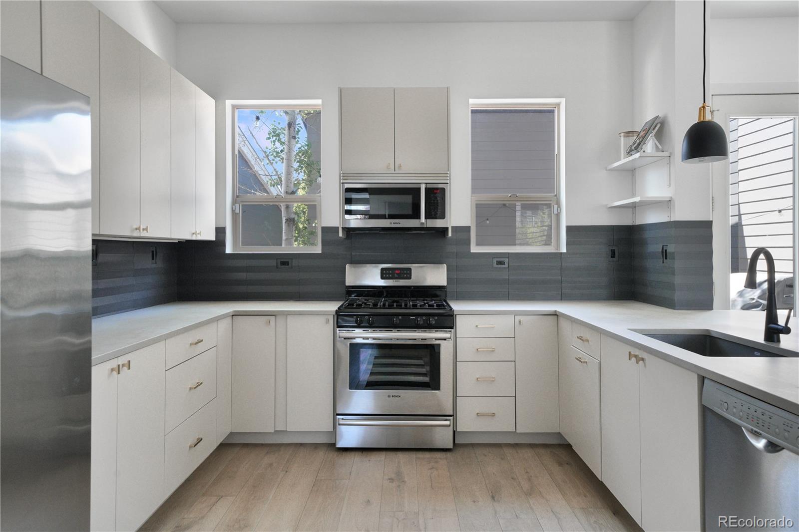 5043 Valentia Street Unit: 102