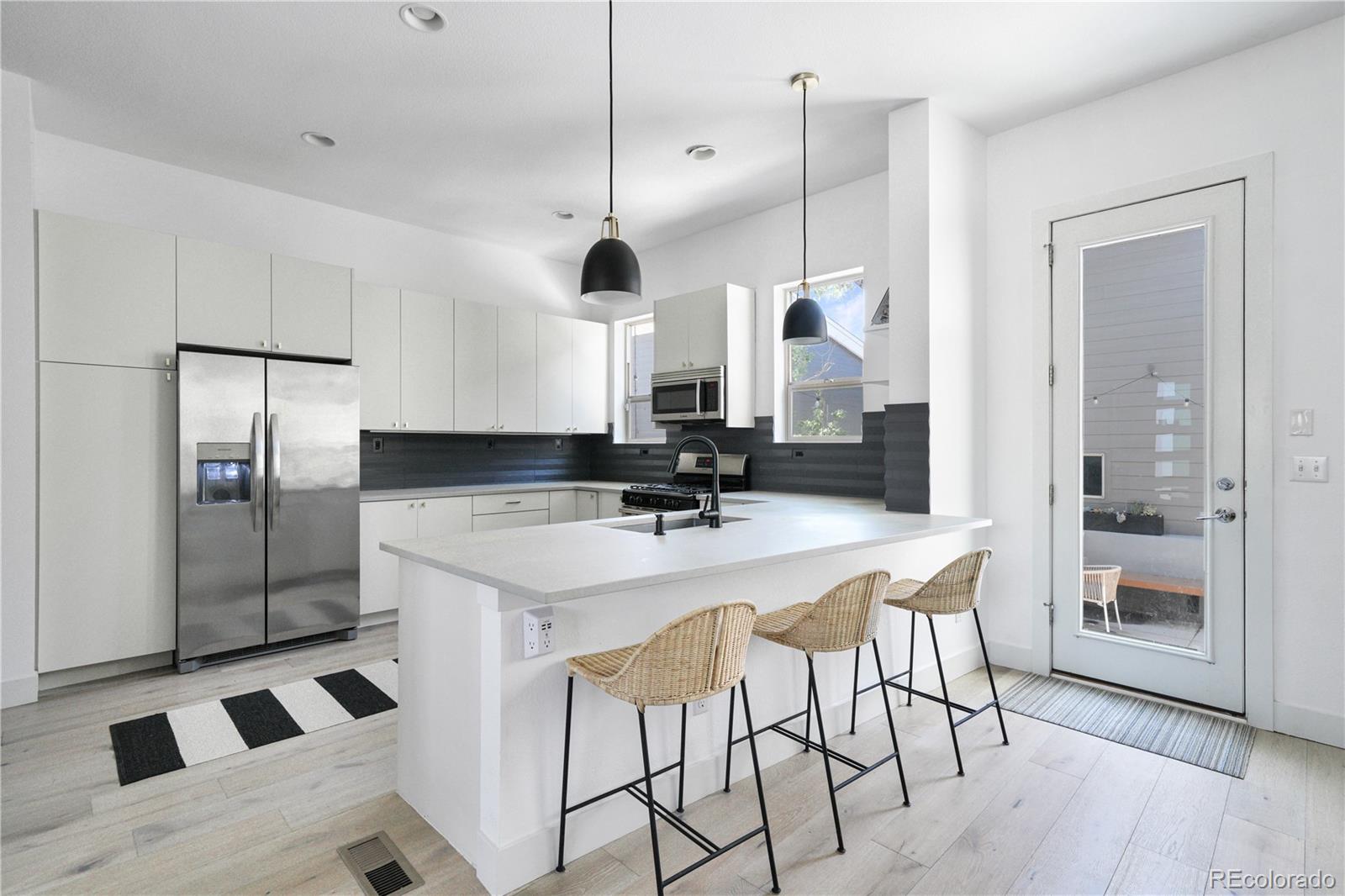 5043 Valentia Street Unit: 102