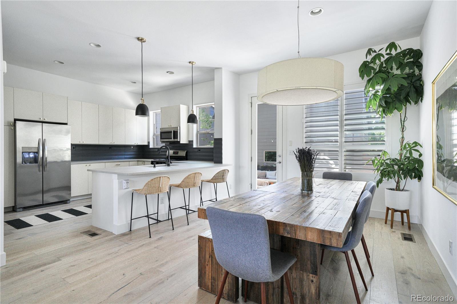 5043 Valentia Street Unit: 102