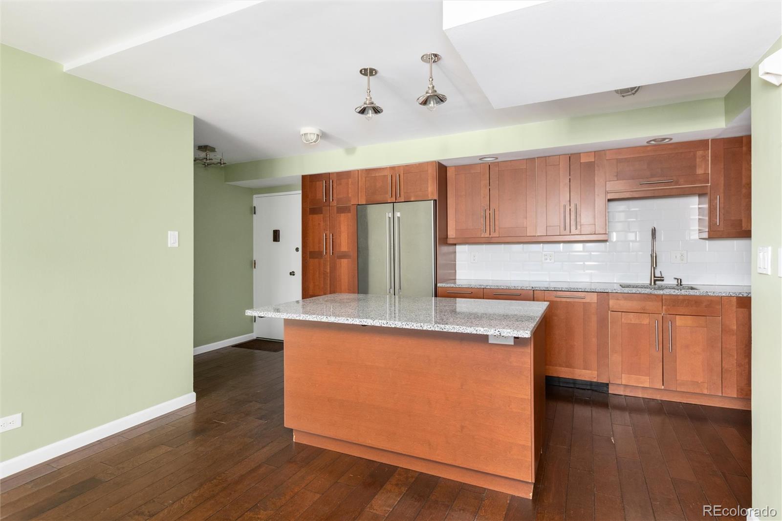 790 N Washington Street Unit: 706