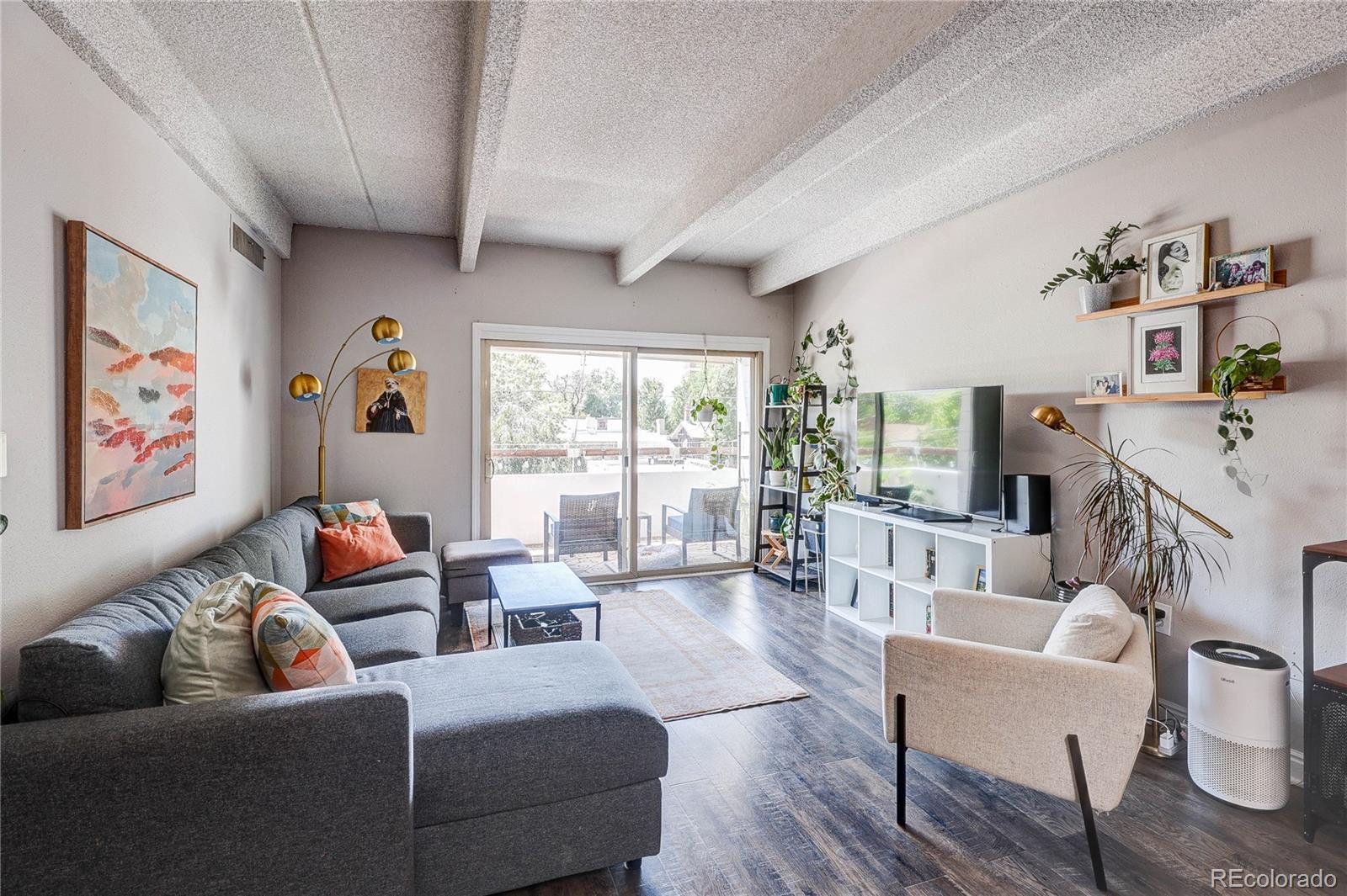 551 N Pearl Street Unit: 201