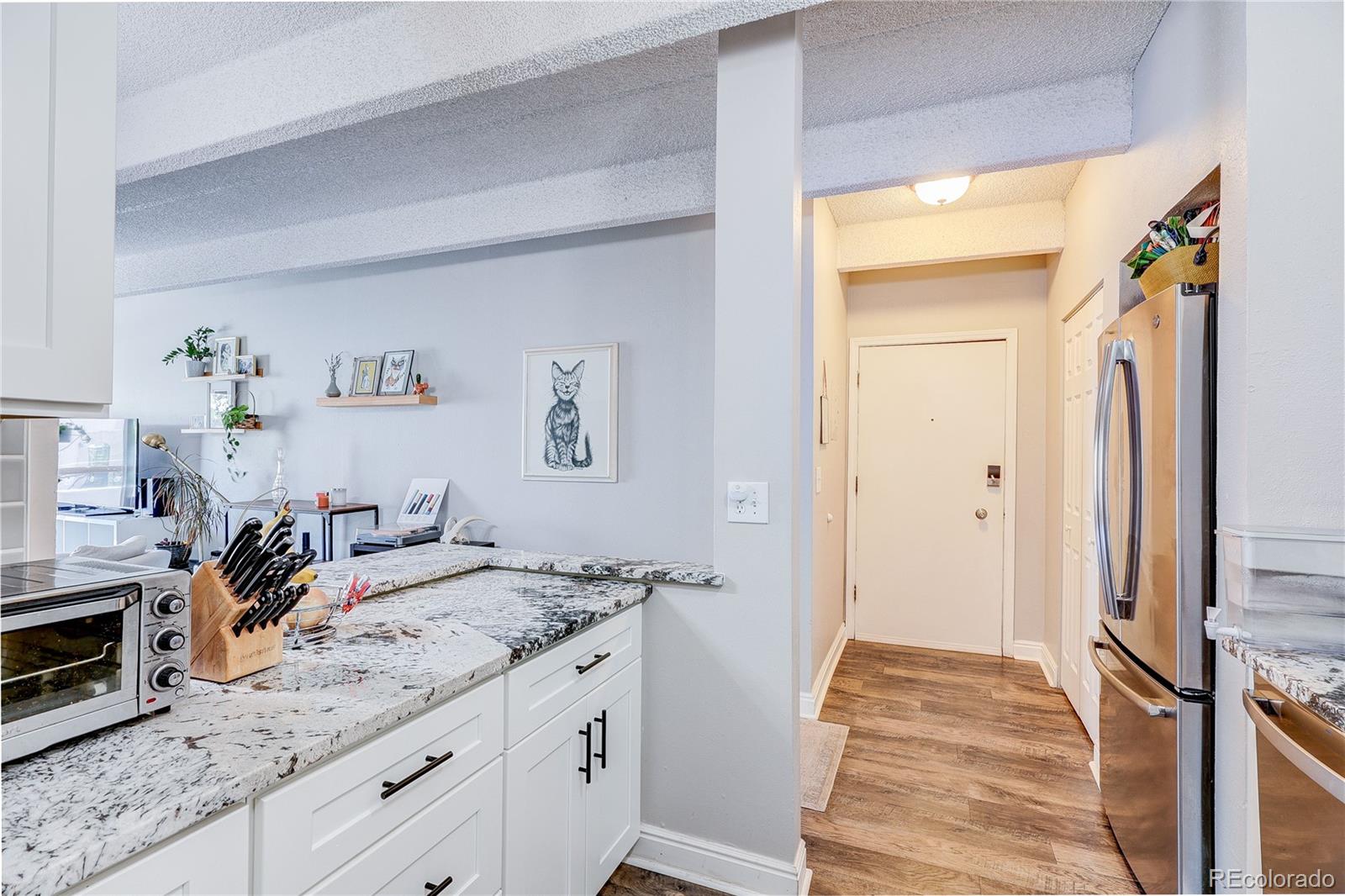 551 N Pearl Street Unit: 201