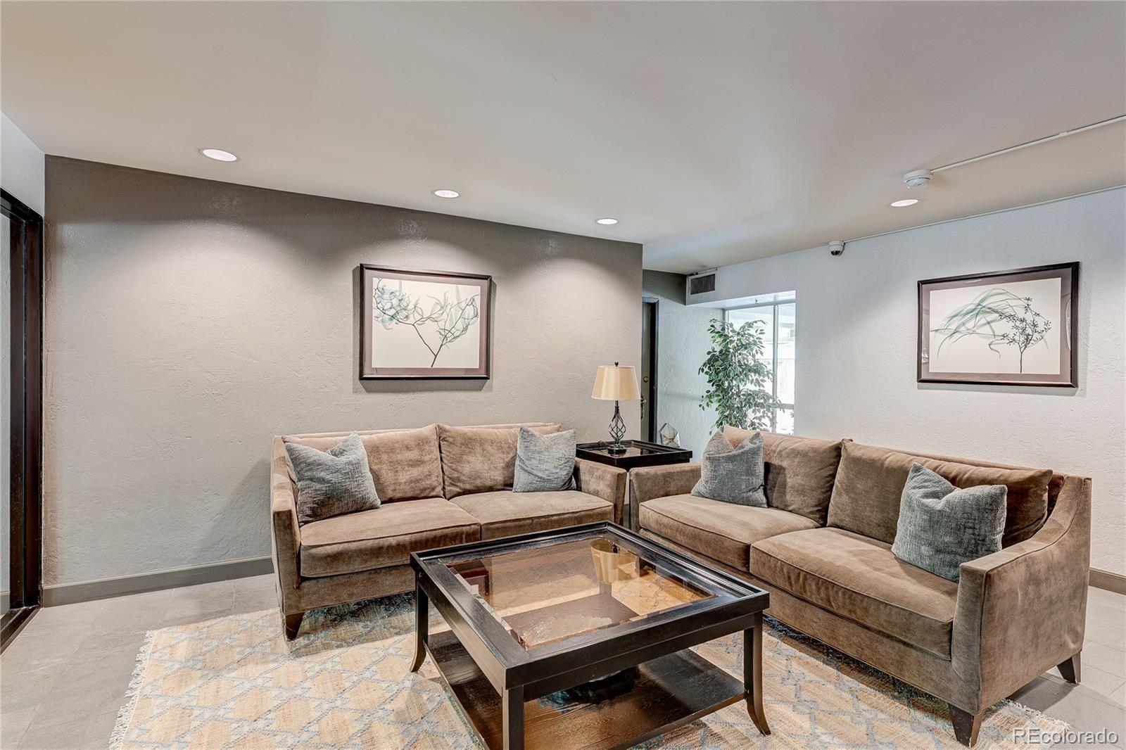 551 N Pearl Street Unit: 201