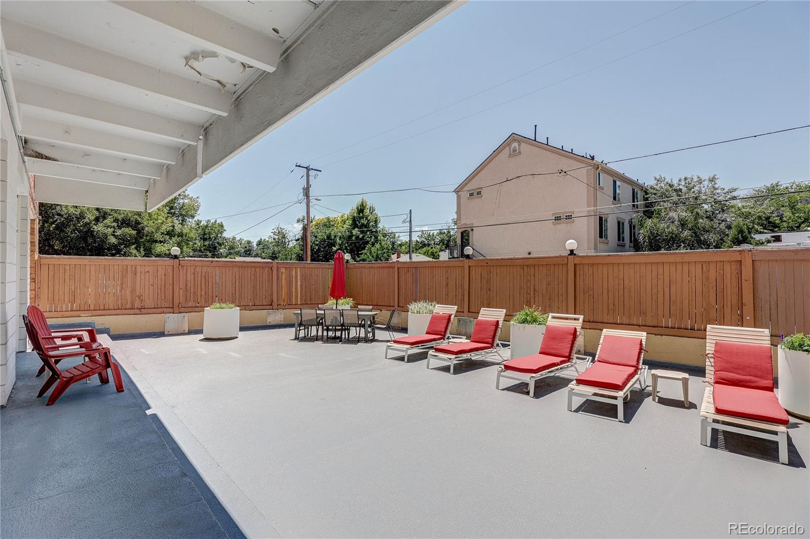 551 N Pearl Street Unit: 201