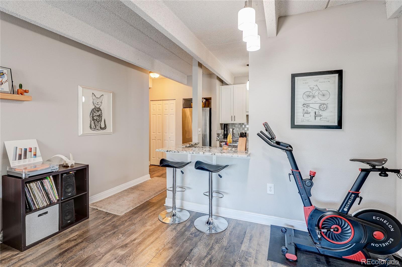 551 N Pearl Street Unit: 201