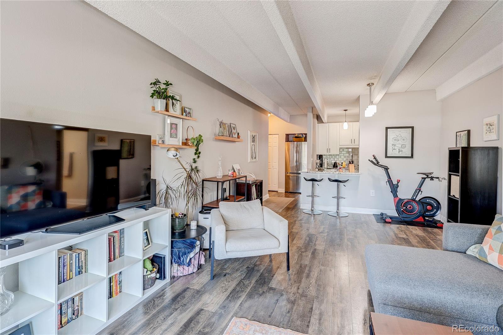 551 N Pearl Street Unit: 201